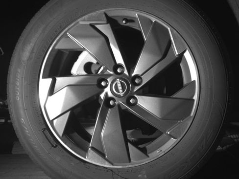 Used 2025 Nissan Rogue SV image 15