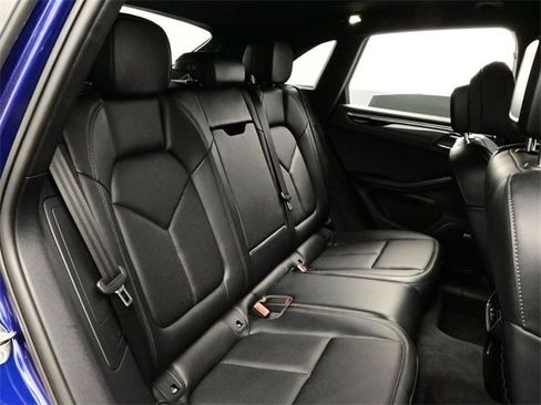 Certified 2023 Porsche Macan S image 17