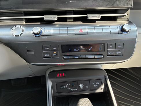 Used 2024 Hyundai Kona Limited AWD/4WD image 26