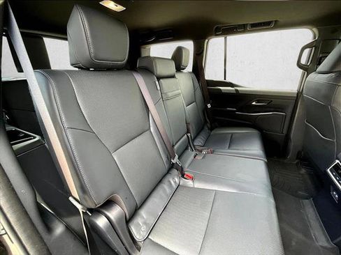 Used 2025 Lexus GX 550 w/ Cold Area Package AWD/4WD image 29