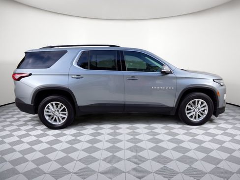 Used 2023 Chevrolet Traverse LT FWD image 8