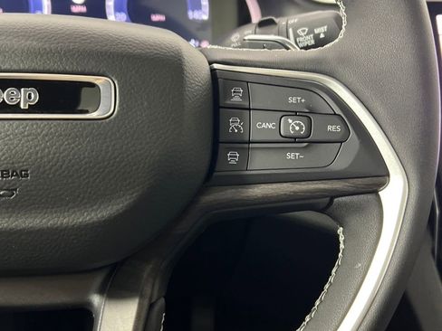 New 2025 Jeep Grand Cherokee Limited image 10