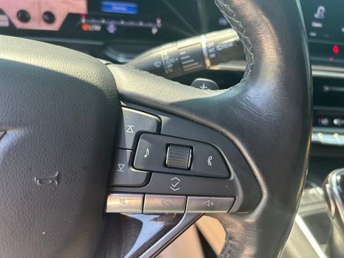 Used 2021 Cadillac Escalade ESV Premium Luxury w/ Performance Package AWD/4WD image 11