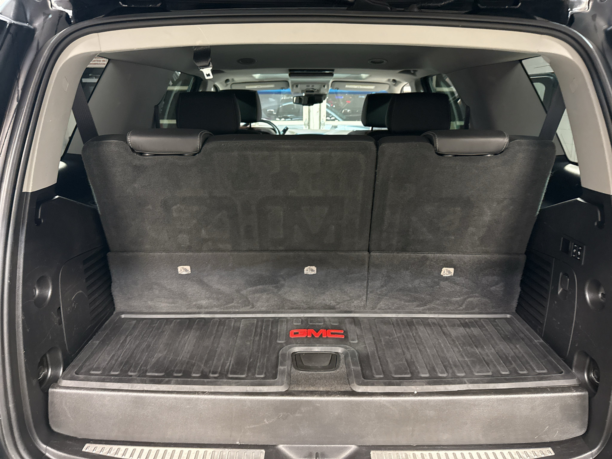 Used 2018 GMC Yukon Denali w/ Denali Ultimate Package AWD/4WD image 27