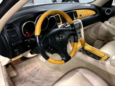 Used 2005 Lexus SC 430 Convertible image 16