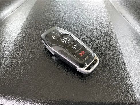 Used 2016 Ford Edge Titanium w/ Technology Package FWD image 31