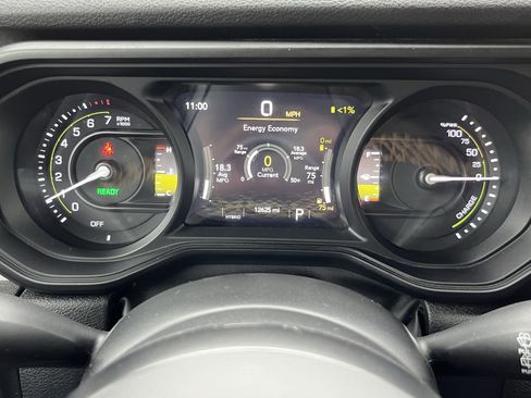 Used 2024 Jeep Wrangler Unlimited image 24