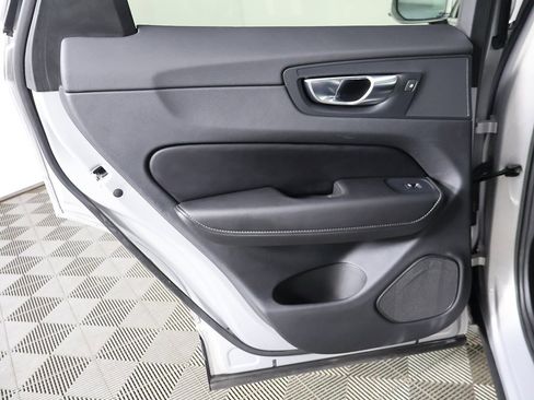 Used 2022 Volvo XC60 B6 Inscription w/ Climate Package image 27