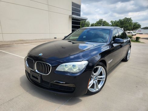 Used 2014 BMW 740Li image 24