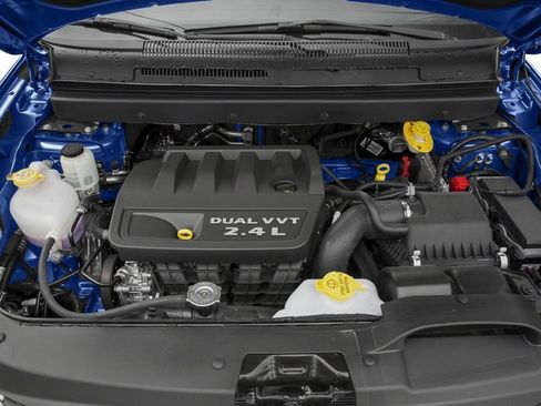 Used 2017 Dodge Journey SE w/ Flexible Seating Group image 16