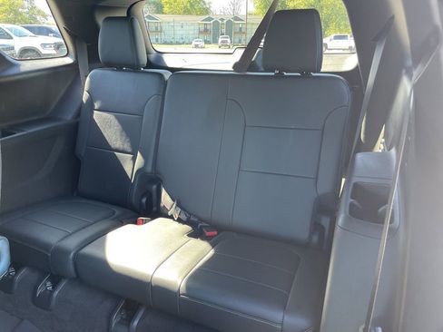 Used 2023 Chevrolet Traverse LT image 46