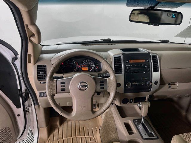 Used 2012 Nissan Frontier SV w/ SV Premium Utility Pkg RWD image 21