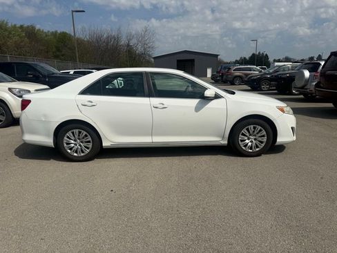 Used 2014 Toyota Camry LE FWD image 5