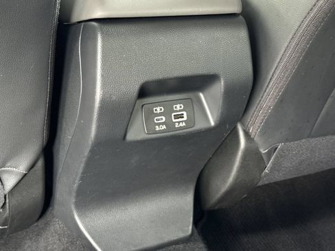 Used 2024 Subaru Crosstrek 2.0i Premium AWD/4WD image 11