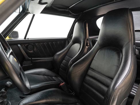 Used 1988 Porsche 911 Carrera RWD image 3