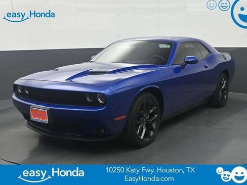 Used 2021 Dodge Challenger SXT w/ Driver Convenience Group RWD image 1