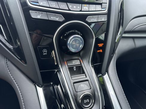 Used 2024 Acura RDX SH-AWD image 19
