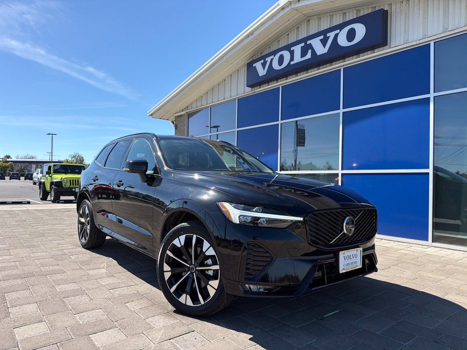 Used 2026 Volvo XC60 B5 Plus AWD/4WD image 1