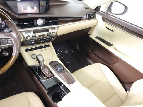 Used 2017 Lexus ES 350 w/ Premium Package FWD image 32