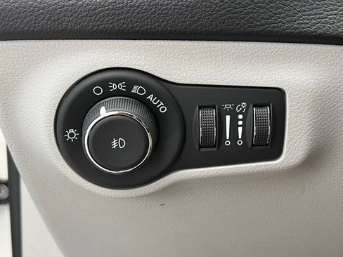 Used 2019 Jeep Compass Limited w/ Safety & Security Group FWD image 21