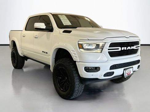 Used 2023 RAM 1500 Laramie AWD/4WD image 3