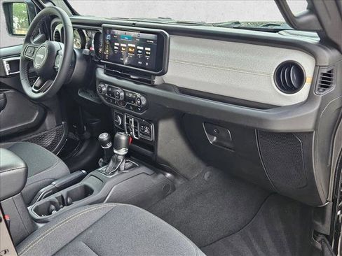 Used 2025 Jeep Wrangler Sport S image 21