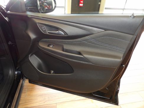 Used 2025 Buick Envista Sport Touring w/ Convenience I Package FWD image 12