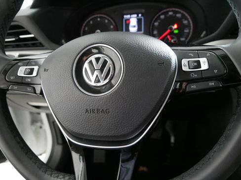 Used 2022 Volkswagen Passat 2.0T SE image 25