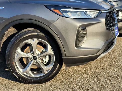 Certified 2025 Ford Escape ST-Line image 6
