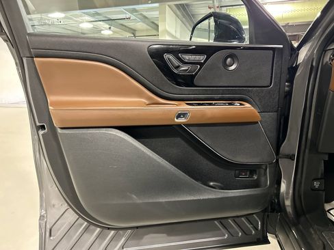 Certified 2023 Lincoln Aviator Reserve w/ Elements Package Plus AWD/4WD image 9