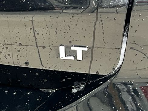 Used 2021 Chevrolet Equinox LT image 12