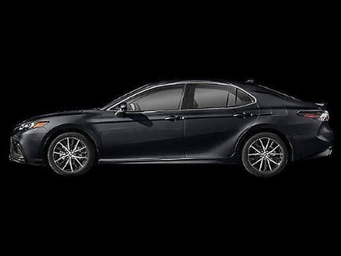 Used 2021 Toyota Camry SE w/ Cold Weather Package FWD image 28