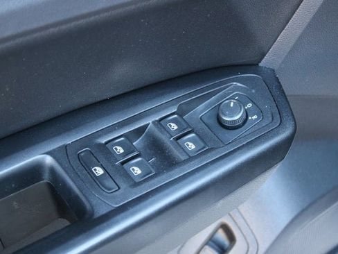 Used 2020 Volkswagen Atlas Cross Sport SE w/ Towing Package image 19