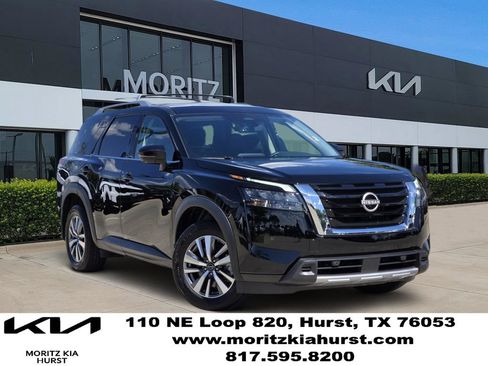 Used 2025 Nissan Pathfinder SL FWD image 1