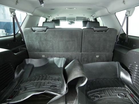 Used 2017 GMC Yukon XL SLT image 13