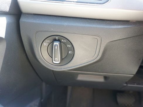 Used 2018 Volkswagen Atlas SE image 4