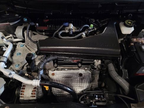 Used 2018 Nissan Rogue SV AWD/4WD image 30