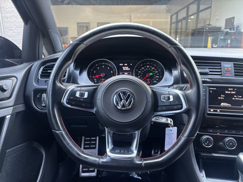 Used 2017 Volkswagen GTI S image 17