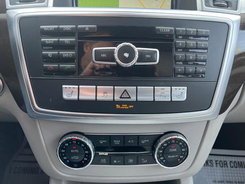 Used 2015 Mercedes-Benz GL 320 GL350 BlueTEC w/ Premium I Package image 42