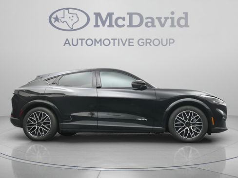 Used 2025 Ford Mustang Mach-E Premium AWD/4WD image 32