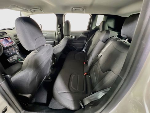 Used 2022 Jeep Renegade Latitude w/ Convenience Group AWD/4WD image 24