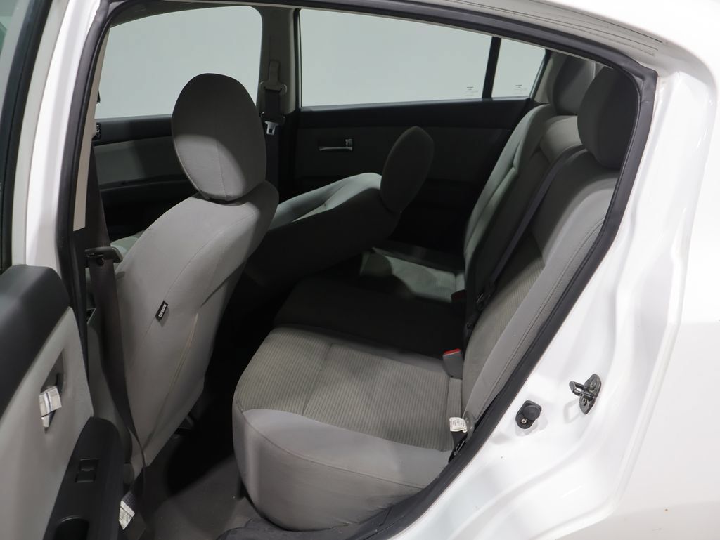 Used 2012 Nissan Sentra 2.0 S w/ Convenience Pkg FWD image 9
