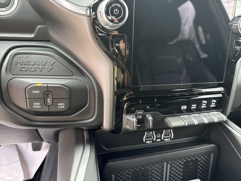 New 2026 RAM 2500 Laramie w/ Night Edition AWD/4WD image 25
