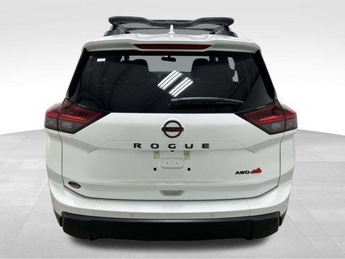 Used 2025 Nissan Rogue SV AWD/4WD image 3