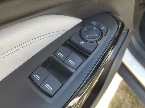 Used 2026 Chevrolet Trax LT image 20