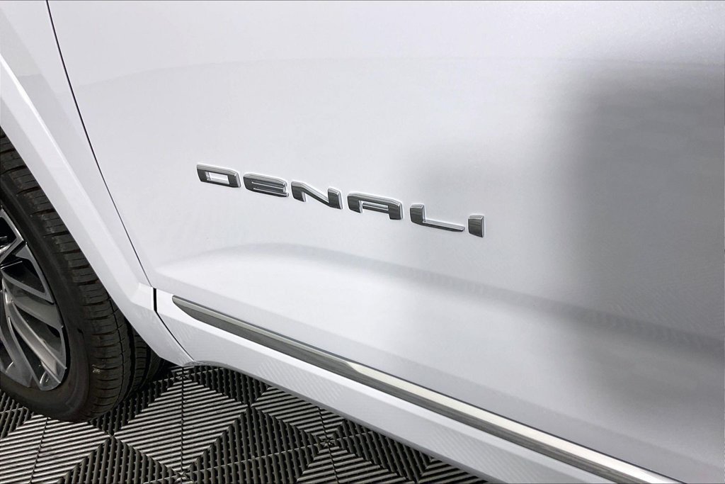 New 2027 GMC Terrain Denali w/ LPO, Floor Liner Package AWD/4WD image 10