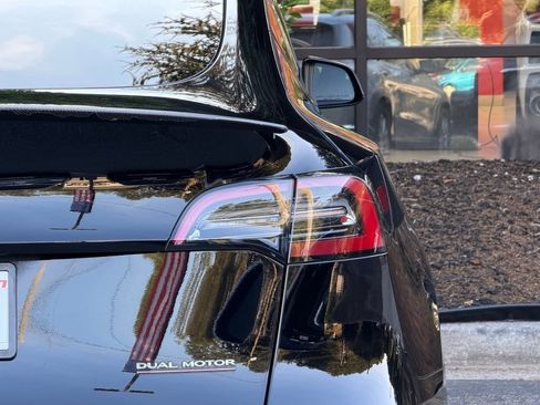 Used 2022 Tesla Model Y Performance AWD/4WD image 16