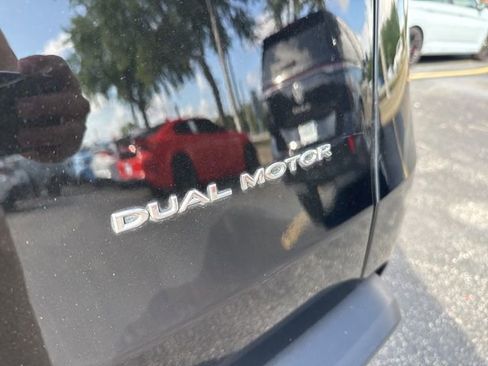 Used 2026 Tesla Model Y Long Range AWD/4WD image 12