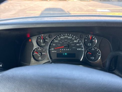 Used 2019 GMC Savana 2500 w/ Driver Convenience Package image 16