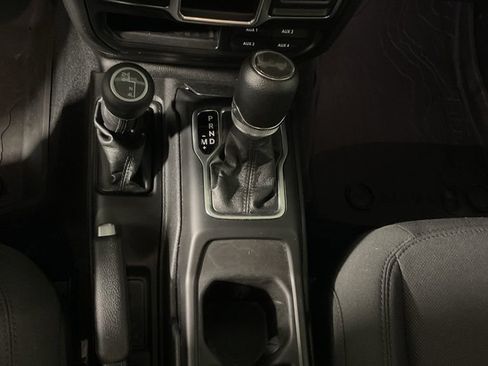 Used 2023 Jeep Wrangler Unlimited Sport AWD/4WD image 28